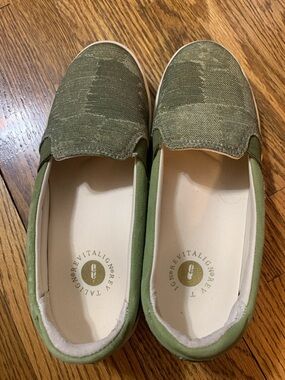 REVITALIGN Olive Green Slip-On Flats